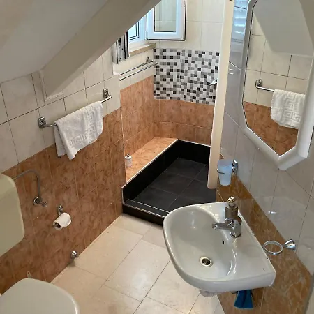 Apartamento Libertas 3 *